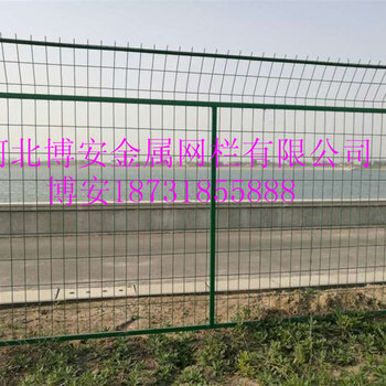 护栏网批发市场的多元化选择与采购指南