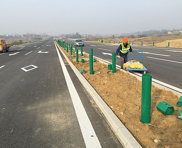 高速公路护栏网施工
