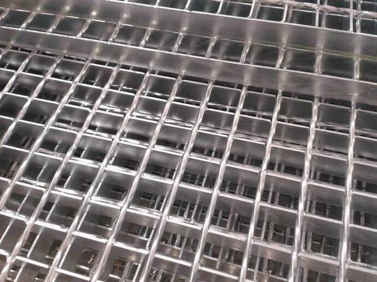 不锈钢网格板，型号与应用全解析