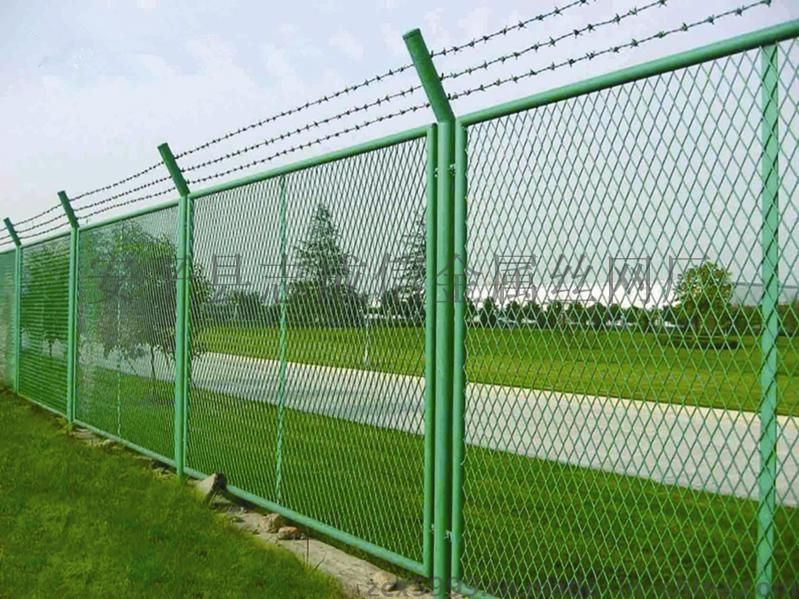 框架护栏网，1.8米高，三根横梁的实用与安全考量
