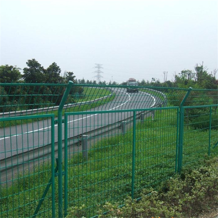 公路双边丝护栏网施工方案详解