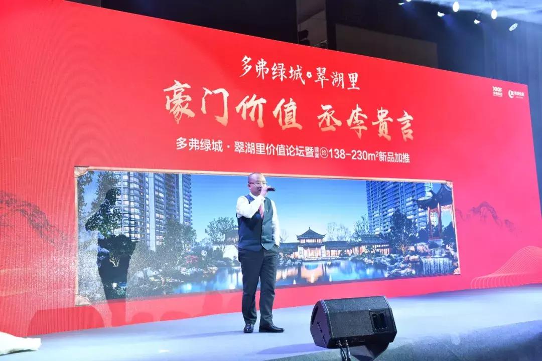 ）在数字时代中寻找共鸣与成长的空间引言部分（约305字）四怀论坛首页官网地址