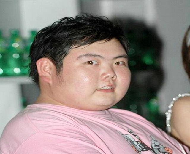 澳门六肖王小胖，从网络热议到现实生活的真实写照澳门六肖王小胖现状图片视频下载大全